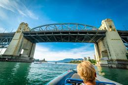 Take a boat tour to see the best sites of Vancouver