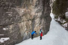 Grotto Canyon Icewalk, banff national park winter