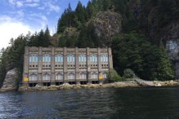 Vancouver guided, sightseeing boat tour - power plant